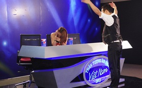 Vietnam Idol: Mỹ Tâm một mình "chịu trận" khi thí sinh "tăng động" tỏ tình