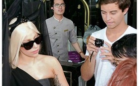 Lady Gaga diện đồ "u ám" ở Hồng Kông sau tin đồn thất tình