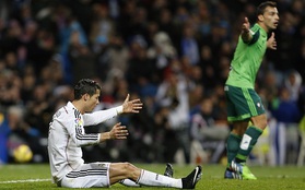 Ronaldo ăn vạ "siêu đẹp" kiếm penalty cho Real?