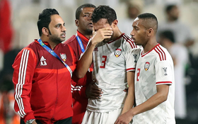 Những hình ảnh xấu xí từ cầu thủ đến fan UAE, "vết nhơ" khó quên của giải đấu tầm cỡ châu lục