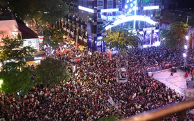 "Ta dại ta tìm nơi vắng vẻ, người khôn người đến chốn countdown!"