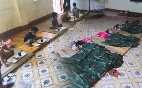 "Nhiều em bé ở Điện Biên đi cách ly chỉ có một bộ quần áo, lắm em còn chẳng có dép để mang"