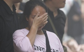 Hà Nội: Cháy lớn tại quận Thanh Xuân, người dân bật khóc bên ngoài căn nhà