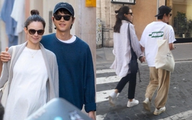 Vợ chồng Song Joong Ki tay trong tay đi mua sắm đồ cho con sắp chào đời