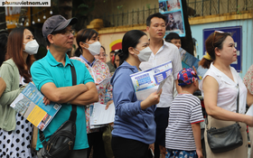 Thi vào 10 Hà Nội: "Lọc" cả họ để tìm người phù hợp đưa con đi thi