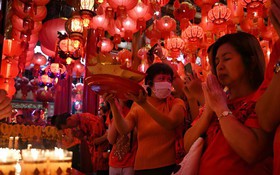 Chùm ảnh: Hàng triệu người khắp châu Á cùng nhau đón năm mới Giáp Thìn, mọi nẻo đường trang hoàng rực rỡ đầy ấn tượng