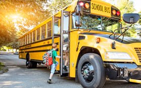 Chiếc xe bus chở học sinh 80 năm không thay đổi thiết kế tại Mỹ: Nghe tưởng lạc hậu nhưng lý do lại đáng học hỏi