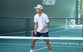 Bắt gặp Quang Dương tập luyện tại sân Pickleball của Trịnh Linh Giang và Lý Hoàng Nam