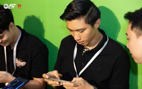 Văn Toàn đối đầu Văn Hậu trong trận cầu đặc biệt của FC Mobile Việt Nam, game thủ Việt đón tin vui lớn