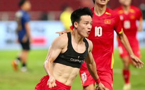 "Người hùng" Thanh Nhàn ghi bàn ở SEA Games gặp chấn thương nặng, U23 Việt Nam lo sốt vó trước thềm U23 châu Á