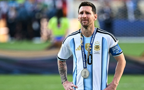 Messi vướng tranh cãi