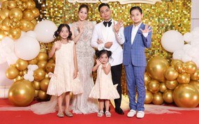 Gia đình Khánh Thi - Phan Hiển gây "sốt" với khung hình cực phẩm: Bé Lisa chiếm trọn spotlight vì biểu cảm quá đáng yêu!