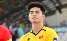 Chuyện gì đang xảy ra với thủ môn Trung Kiên?