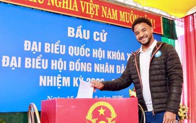 Xuân Son hân hoan nói 1 điều cực ý nghĩa khi lần đầu tiên đi bầu cử với tư cách công dân Việt Nam