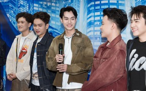 "Anh trai Liên Quân" - Fan meeting AOGS26: Sân khấu bùng nổ, game thủ cháy hết mình