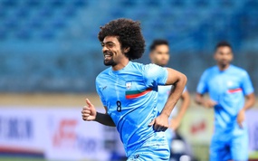 Ngôi sao Bangladesh giá 150 tỷ từng thi đấu Ngoại hạng Anh phô diễn đẳng cấp ở Hàng Đẫy, chuẩn bị đấu Văn Hậu, Quang Hải