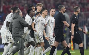 Trận tứ kết Champions League vs Bayern căng thẳng thế nào mà dàn sao Real Madrid giận dữ đòi "ăn thua" với trọng tài?