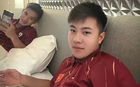 Tạ Đình Phong đá tuyển U17 Việt Nam