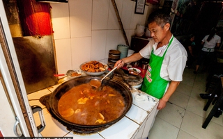 Ngoài vịt quay, khách Việt nói đến Bắc Kinh phải ăn món làm từ nội tạng này: "Không phải ai cũng ăn được"