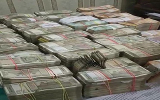 Phát hiện 5,2 tỷ đồng tiền mặt trên chiếc xe ô tô khả nghi