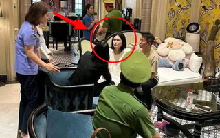 Đoàn Di Băng mếu máo, nắm chặt tay Nguyễn Quốc Vũ khi công an khám nhà, bắt tạm giam