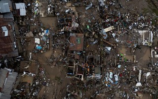 Bão cuồng phong Kalmaegi quá hung tàn, tất cả đều bị phá hủy: Những hình ảnh flycam lột tả sự thảm khốc