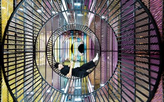 Giới trẻ TPHCM check in công viên xếp chữ bên sông