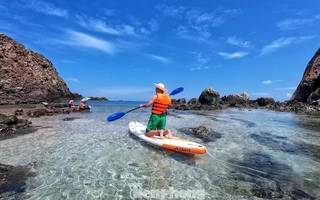 Sự thật ở nơi bất cứ ai bước tới đều dẫm phải đá và để lại sẹo