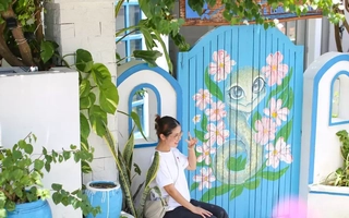 Những con hẻm ở làng chài cổ Nhơn Lý có gì mà du khách mê mẩn check-in?