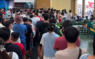 Cảnh tượng mới nhất tại Trung tâm triển lãm quốc gia: Người đông kín lối, xếp hàng dài chờ thử các trải nghiệm