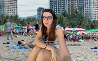 Nghe lời người Việt Nam khuyên ra biển Đà Nẵng vào 4 giờ sáng, khách Tây tá hoả trước sự thật khó tin