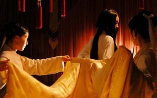 Chênh lệch về chế độ lương và thị tẩm giữa hoàng hậu, phi tần nhà Thanh