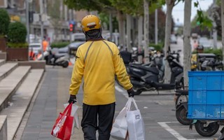 Sao kê tài khoản một shipper, phát hiện 3,6 tỷ đồng không phải lương thưởng chuyển vào liên tục trong 1 năm