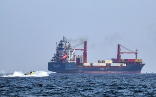 Khóa cứng eo biển Hormuz khiến Trung Đông 'tê liệt', Iran 'ung dung' xuất khẩu dầu - thu 139 triệu USD/ngày