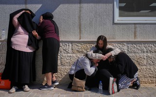 Chùm ảnh Trung Đông ngay lúc này: Hàng triệu người đang sống trong khói lửa và sợ hãi