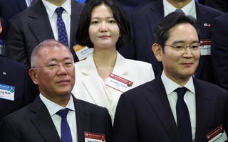 Tháp tùng Tổng thống Lee Jae Myung, chủ tịch “tứ đại chaebol” Hàn Quốc vừa tới Việt Nam là những ai?