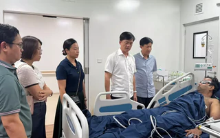 Bệnh viện Chợ Rẫy trong đêm cử bác sĩ hỗ trợ cứu nạn nhân vụ lật ca nô ở Phú Quốc