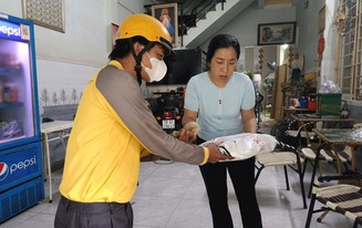 Sau khi được yêu cầu chuyển khoản 41K cho shipper, tài khoản của vị khách ở TP.HCM bị trừ 100 triệu đồng: Công ty chuyển phát nhanh lập tức mời lên làm việc