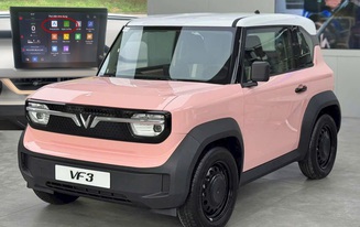 Ảnh thực tế VinFast VF 3 bản nâng cấp tại Việt Nam: Giá 302 triệu đồng, vô-lăng mới, có CarPlay