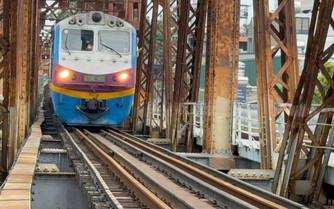 Chuyến tàu 2 tầng cải tạo từ toa xe cũ, chạy qua 5 ga: Thông tin mới nhất về giá vé, thời gian chạy