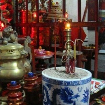 6 thời điểm không nên thắp hương