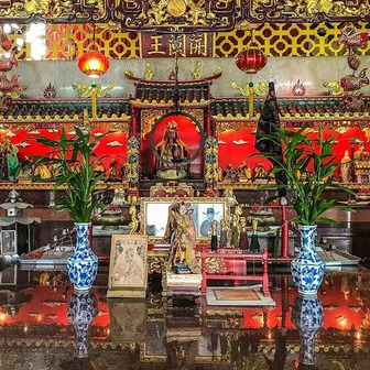 3 kiêng kỵ khi đặt cây trên bàn thờ