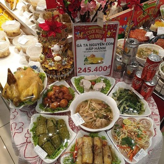 Sáng nhất Aeon Mall lúc này: Mâm cỗ Tết 500k hot điên đảo, cả cõi mạng khen “phát minh thế kỷ”