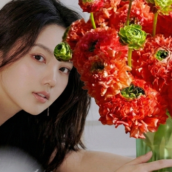 Đẹp tựa ráng chiều rực rỡ: Sự thật về chậu hoa Mao Lương "Cá chép đỏ dưa hấu" khiến hội chị em mê mẩn