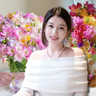 Chưng Tết đừng chỉ quanh quẩn đào với mai, thử rước ngay "nàng thơ" lan Nam Phi về nhà: Vừa sang chảnh, thơm nức nở lại kích hoạt may mắn cho cả năm