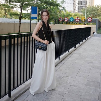 Làm mẹ đơn thân, mỹ nhân showbiz tuổi 36 vẫn giữ vẻ trẻ trung, sành điệu