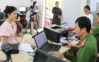 Từ ngày 1/10 chính thức không nhận hồ sơ giấy, 25 dịch vụ công thiết yếu này bắt buộc phải làm trực tuyến