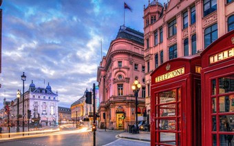 Ký túc xá du học sinh lúc 3 giờ sáng: Người ôm hộp mì gói khóc, người ngã gục trong nhà vệ sinh...