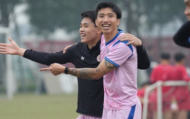 Một khoảnh khắc gây chú ý của Đình Bắc và Văn Hậu