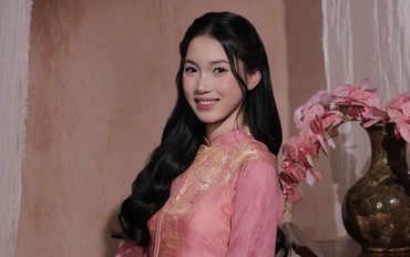 Hoa khôi bóng chuyền Nguyễn Thị Phương hoá nàng thơ, diện áo dài xinh đẹp dịu dàng đón Tết